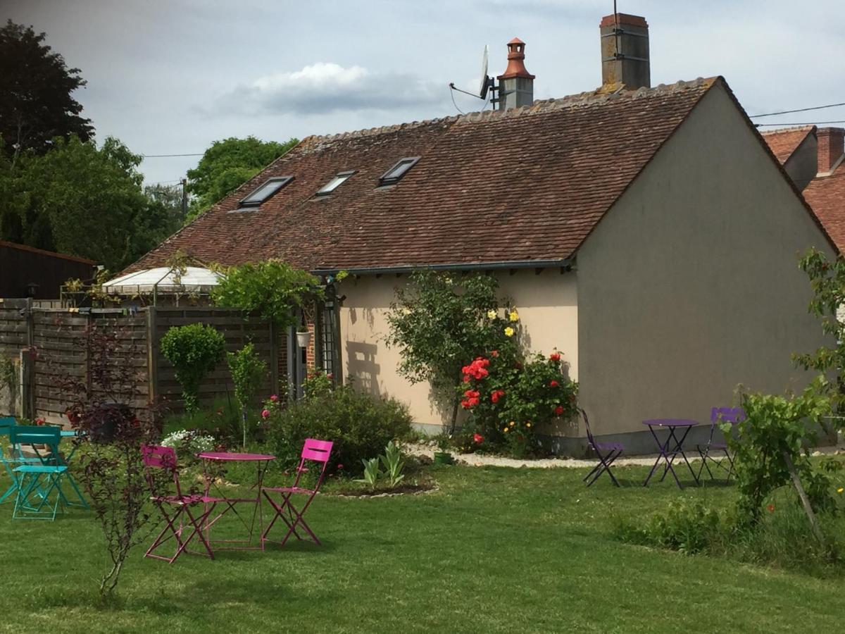 Chantilly ,Petit Dejeuner Et Table D'Hotes Possible Noyers  Ngoại thất bức ảnh