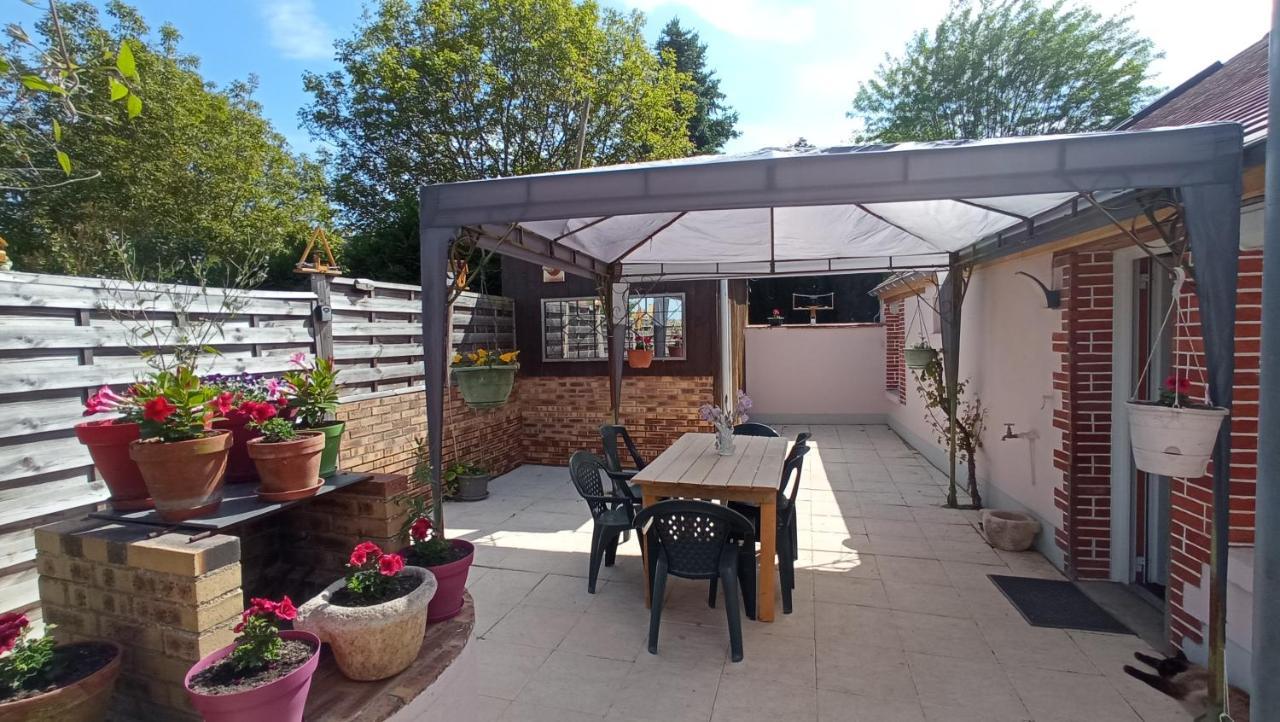 Chantilly ,Petit Dejeuner Et Table D'Hotes Possible Noyers  Ngoại thất bức ảnh