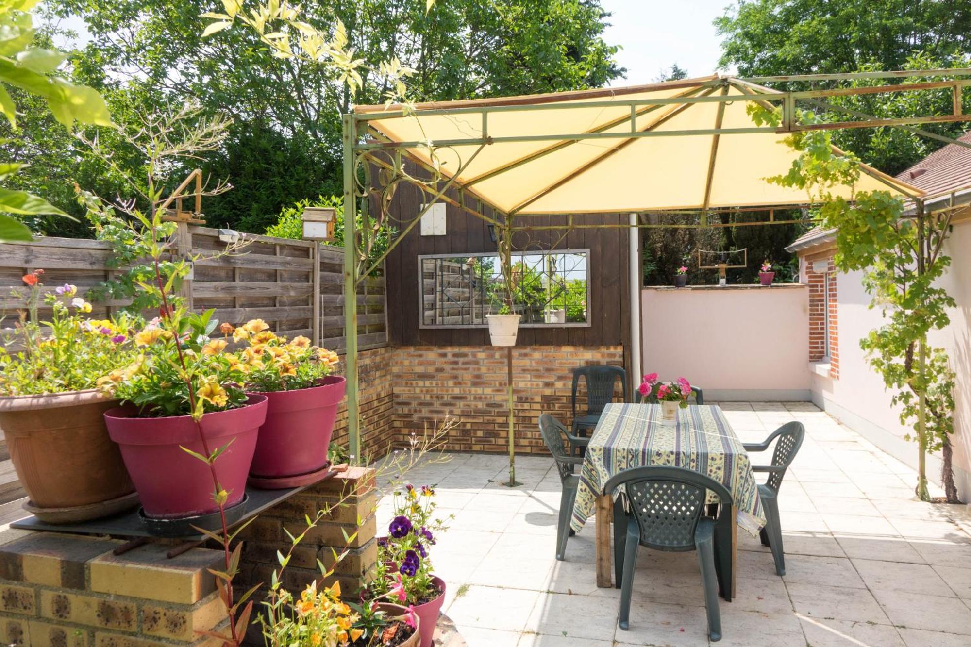 Chantilly ,Petit Dejeuner Et Table D'Hotes Possible Noyers  Ngoại thất bức ảnh