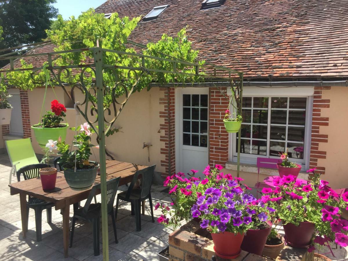 Chantilly ,Petit Dejeuner Et Table D'Hotes Possible Noyers  Ngoại thất bức ảnh